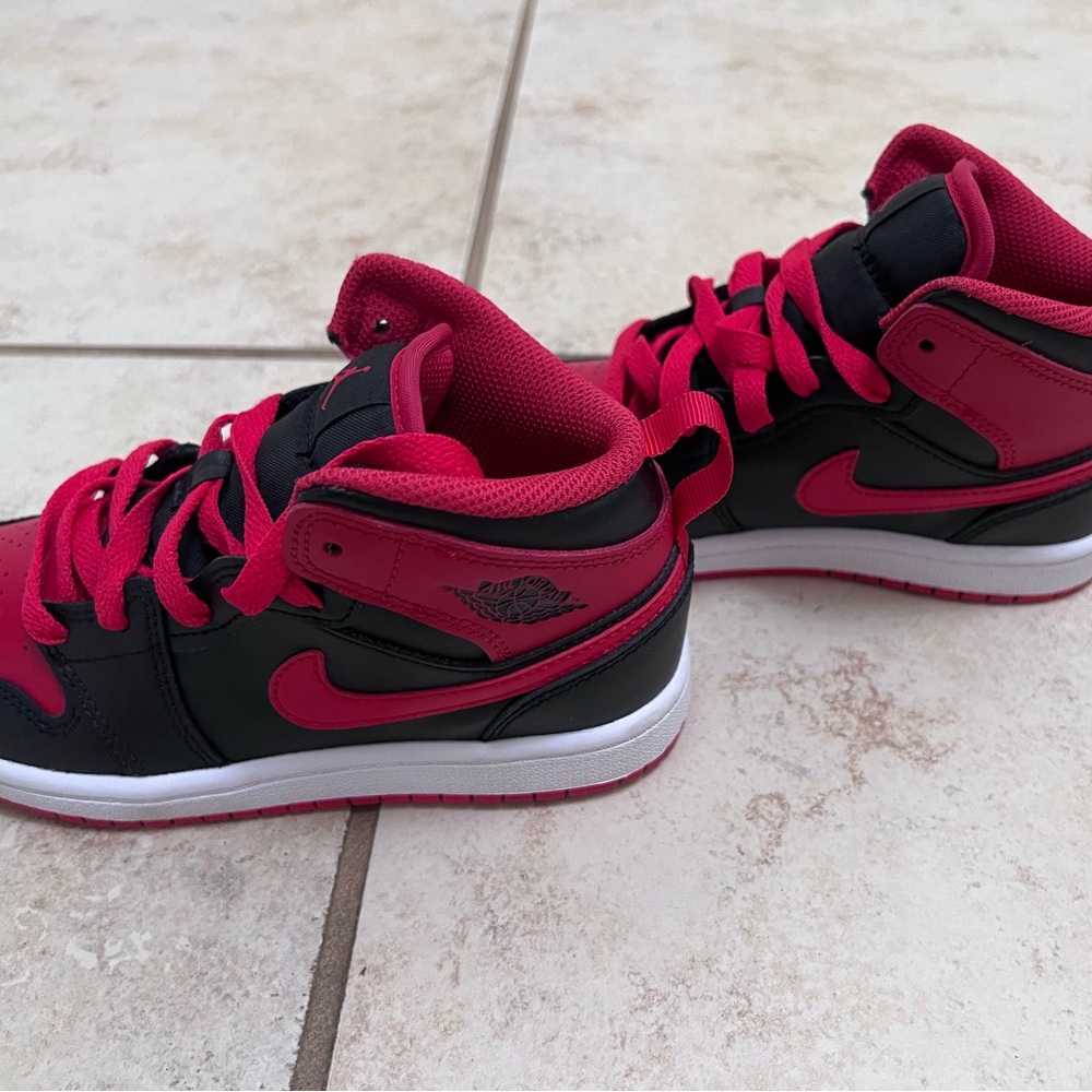 Authentic Jordan 1 Mid (PS) Little Kids Size 13